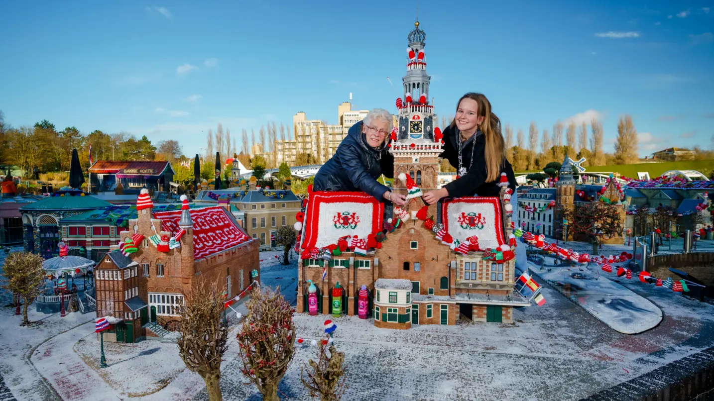 Burgemeester Madurodam ontvangt delegatie van Saxenburgh ’t Vlierhuis