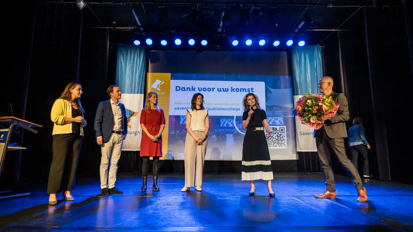 Volle zaal bij eerste Saxenburgh Publiekscollege Ommen