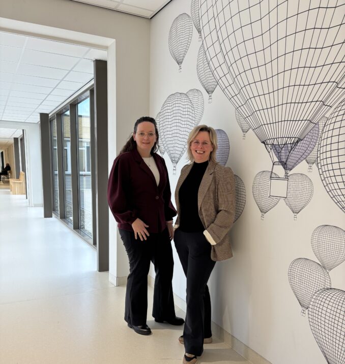 Jolien en Mariska 001 uitsnede