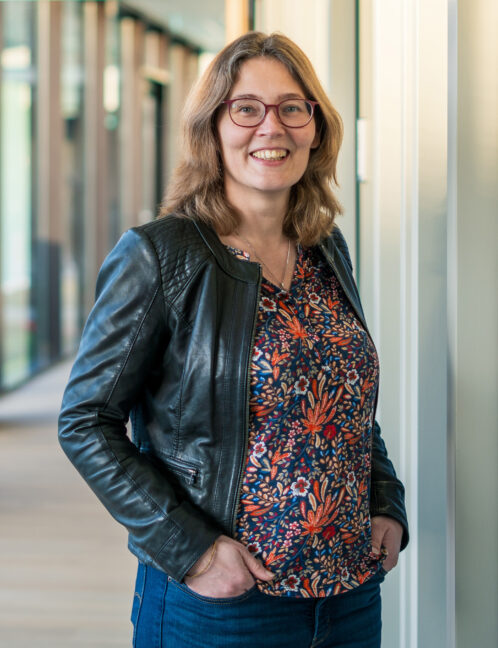 Mevr. F.M.J (Marieke)  Doornbos